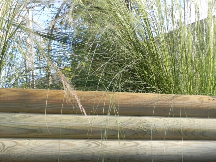 Bordure Demi-rondins à Planter Robuste -Ø 10 X L 100 X H 30/60 Cm – Image 2