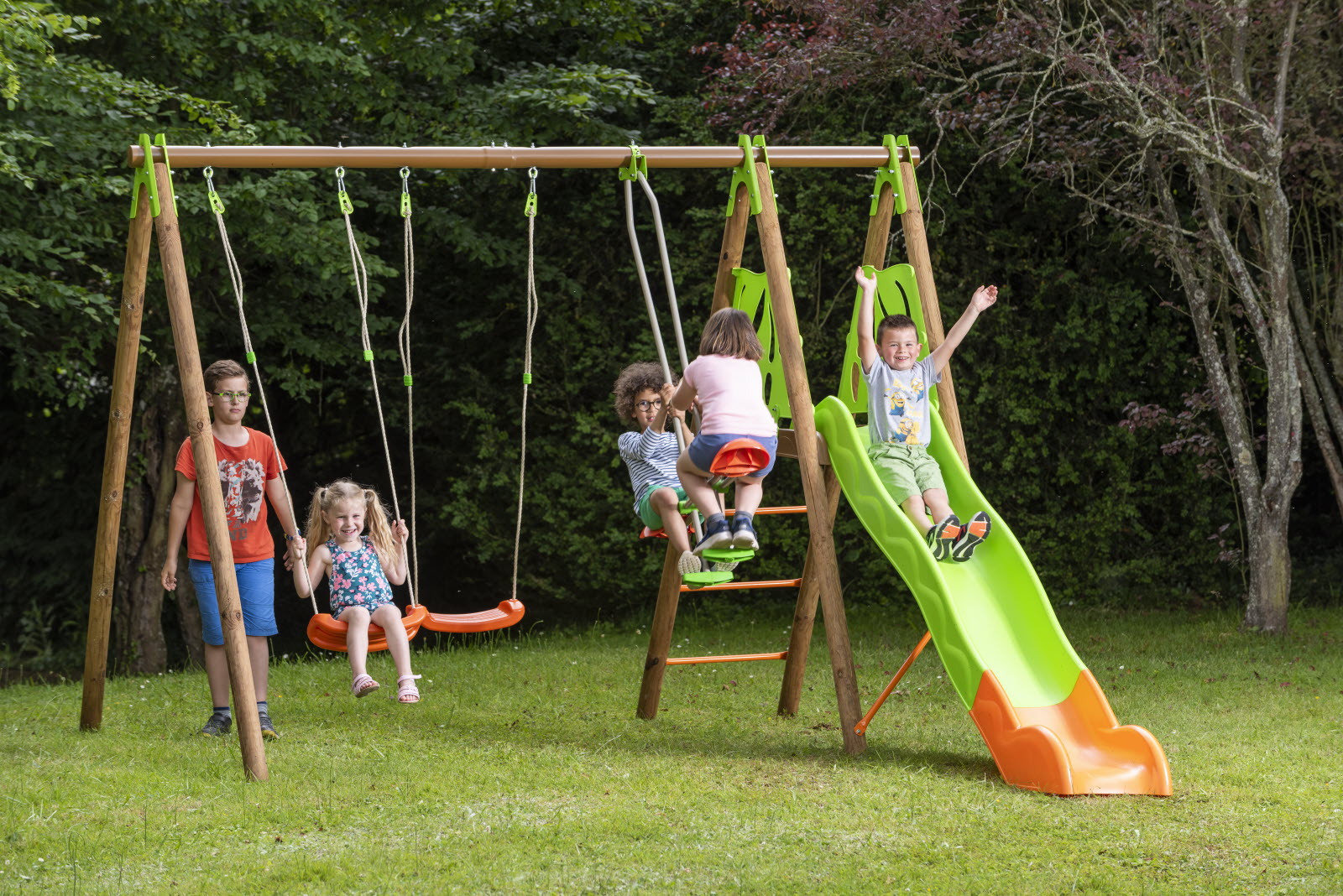 Pas Cher Jardinure Magasin -Pas Cher Jardinure Magasin certains modeles de balancoire comprennent un petit toboggan entre les montants du portique photo trigano 1625563930